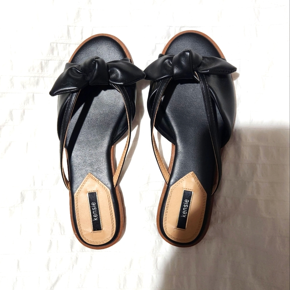 Kensie vegan black sandal slip ons with cute bow tie 🎀 New condition. Size 7